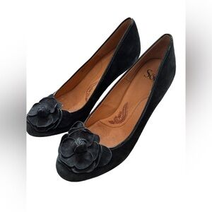 SOFFT Fiorella Black Suede Floral Applique Round Toe Slip On Pump Heels Size 11N